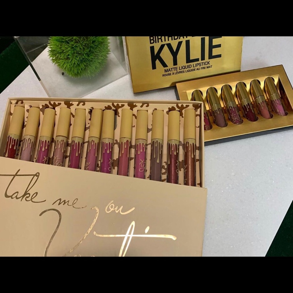 Kylie Take Me On Vacation Matte Liquid Lipstick